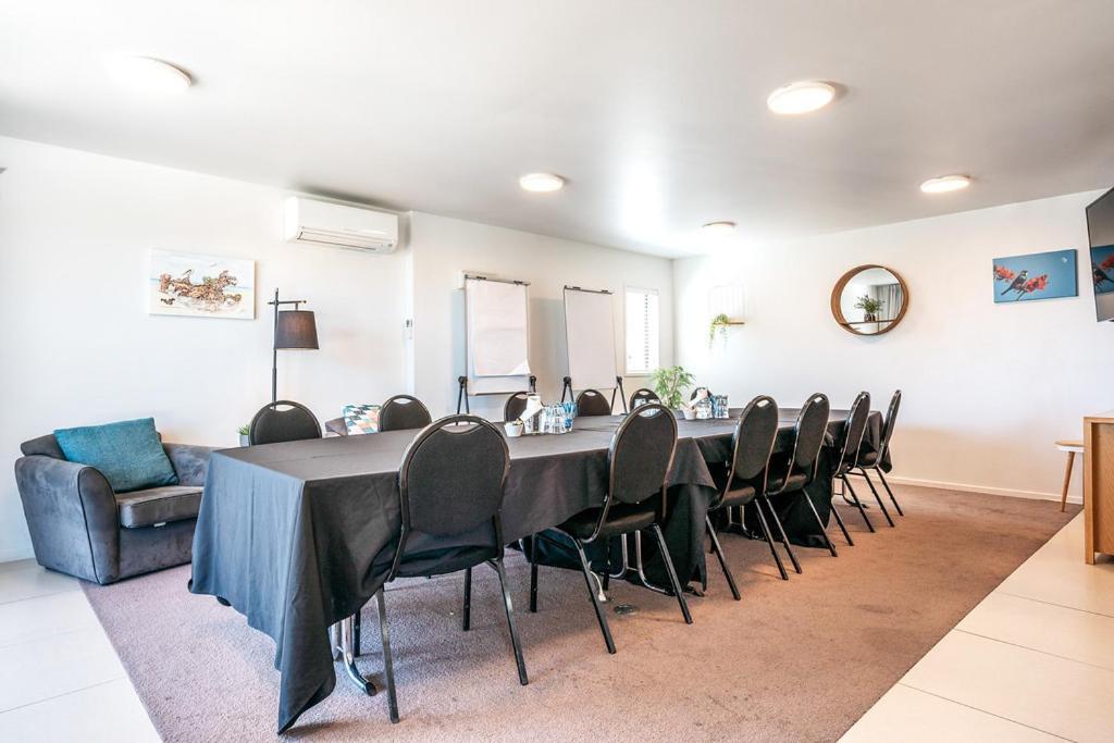 Onetangi Beach Apartments Bagian luar foto