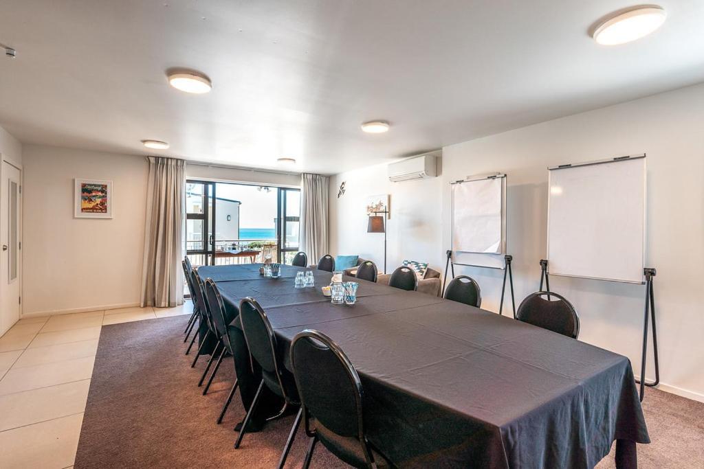 Onetangi Beach Apartments Bagian luar foto