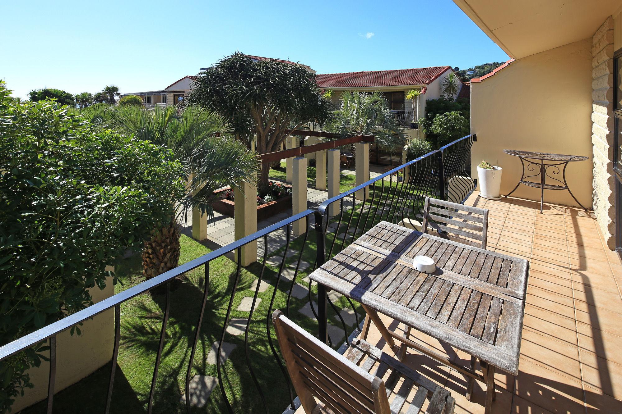 Onetangi Beach Apartments Bagian luar foto