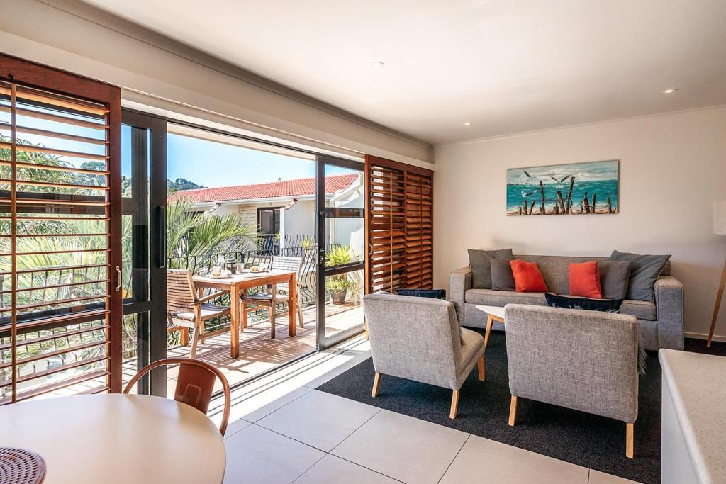 Onetangi Beach Apartments Bagian luar foto