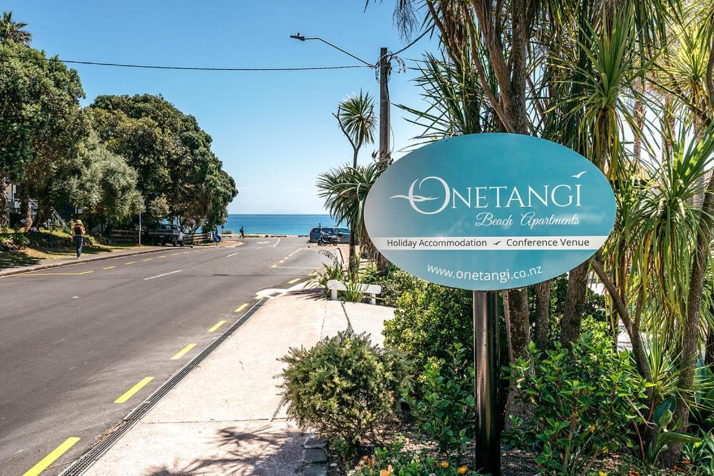 Onetangi Beach Apartments Bagian luar foto