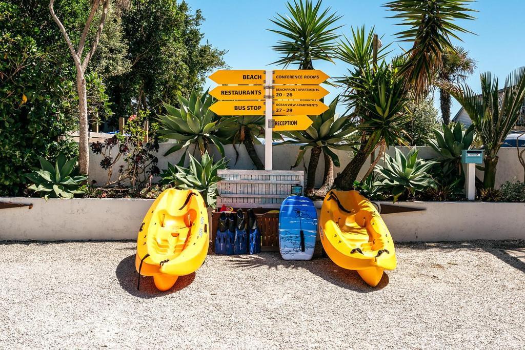 Onetangi Beach Apartments Bagian luar foto