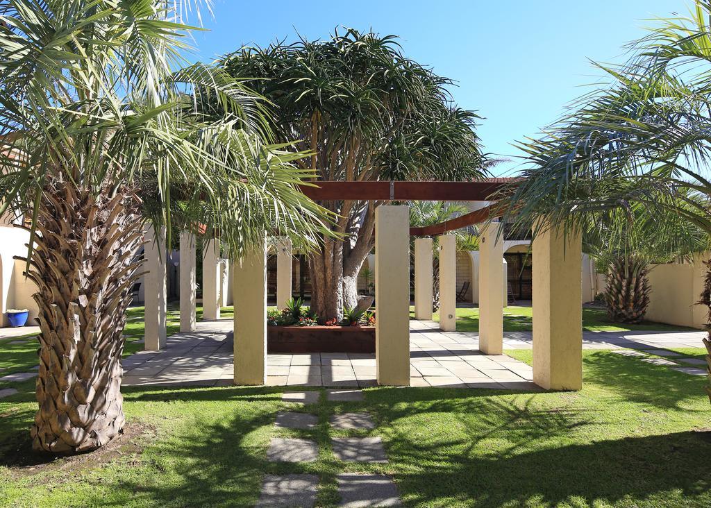 Onetangi Beach Apartments Bagian luar foto