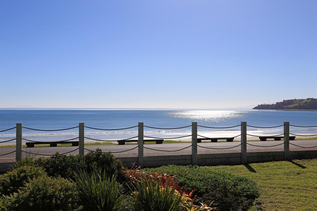 Onetangi Beach Apartments Bagian luar foto